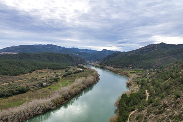 Fototapeta na wymiar view of miravet river