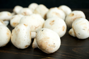 Fototapeta premium Raw White Button Mushrooms