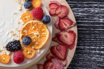 Dietary delicate fruity berry nut cake without baking.