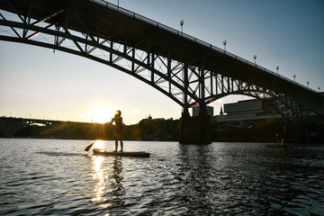 Paddling on the Tennessee River in Knoxville  - obrazy, fototapety, plakaty