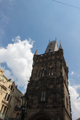 Fototapeta na wymiar Pulverturm Prag mit Seifenblasen