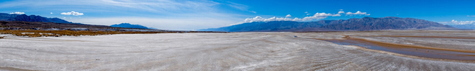 Fototapeta na wymiar Salt Flats Panorama