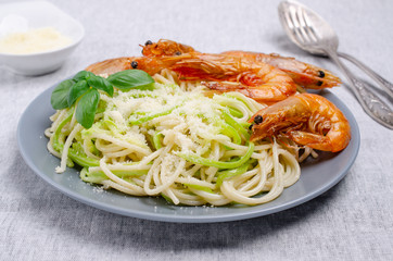 Spaghetti with zucchini