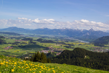 Fototapeta na wymiar Panoramablick auf Pfronten mit dem Falkenstein