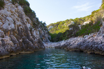 entlang der Meeresküste auf sardinien 
