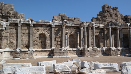 Obraz premium Ancient ruins of city building 