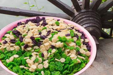 Sun-dried rice for made to be crispy  rice crust in the threshing basket