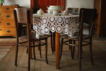 Wyposażenie wiejskiej chaty wnętrze © Seance_Photo_Sylwia