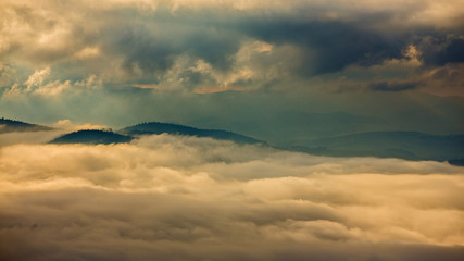 Beskid Wyspowy - Góry Karpaty © BARONPHOTOGRAPHY.EU