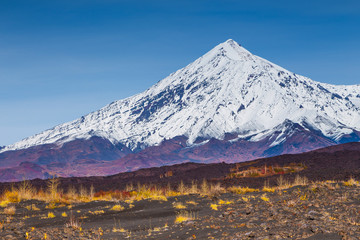 Fototapeta Mount Ostry Tolbachik, the highest point of volcanic complex on the Kamchatka, Russia. obraz