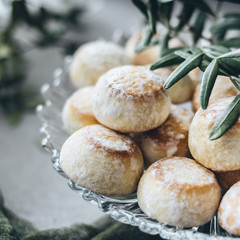 There are a lot of gingerbread in the vase