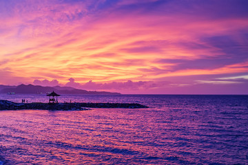 Obraz na płótnie Canvas beautiful sunset on the sea