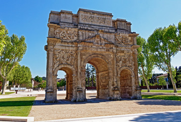Fototapeta na wymiar Arc de Triomphe d'Orange 
