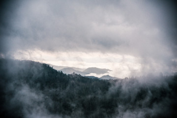 Fototapeta na wymiar Cloudy Day in Great Smoky Mountains National Park on the Border of Tennessee and North Carolina 