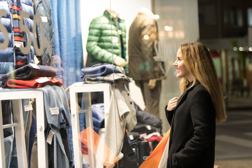 Woman in shopping.