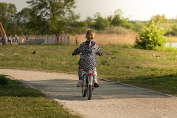 Dziewczynka na rowerku  © Mariusz Stoszewski