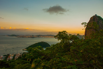 Rio de Janeiro, Brazil: Cable car and Sugar Loaf mountain in Rio de Janeiro