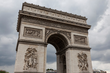 Fototapeta na wymiar Arch of triumph in Paris