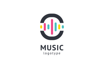 Obraz premium Vector illustration, Graphic Design Note web logotype. Abstract music logo icon vector design. Sound recording studio, night party. School of Music, disco, vocal course, composer, singer vector logo.