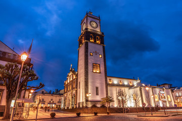 Fototapeta premium azores sao miguel Ponta Delgada city town centre night monument