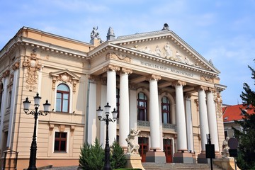 Fototapeta na wymiar National Theater in Oradea