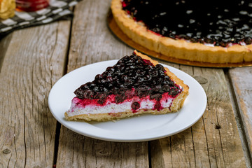 cheesecake with black currant