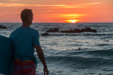 Couché de soleil sur la plage de la Punta Zicatela, Puerto Escondido, Oaxaca, Mexique.