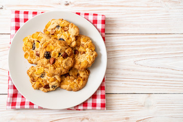 cookies with cornflake raisin and almonds