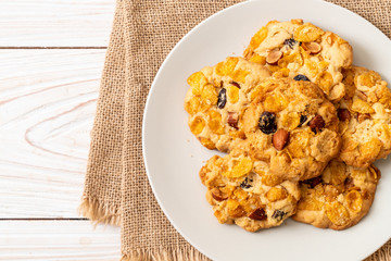 cookies with cornflake raisin and almonds