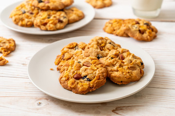 cookies with cornflake raisin and almonds