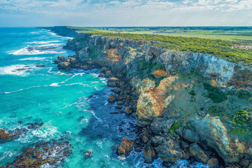 Fototapeta na wymiar Rugged ocean coastline on Great Ocean Road near Warrnambool, Australia