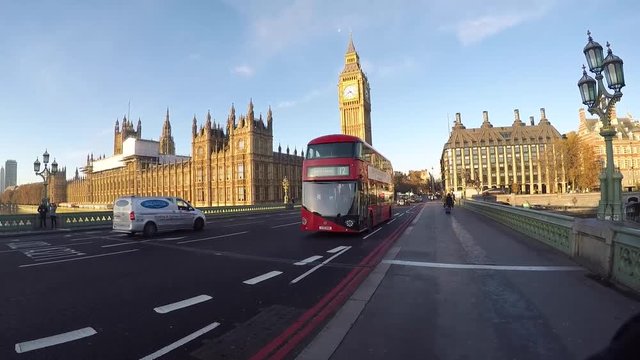 Timelapse Urban Big Ben double decker red bussen in Londen