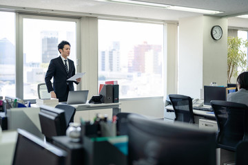 オフィス　管理職