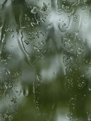 Gouttes d'eaux sur vitre