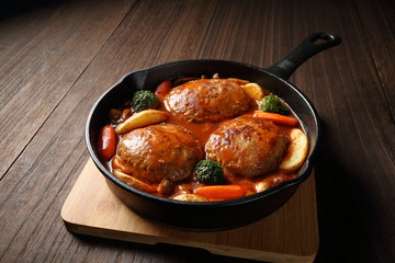 煮込みハンバーグ