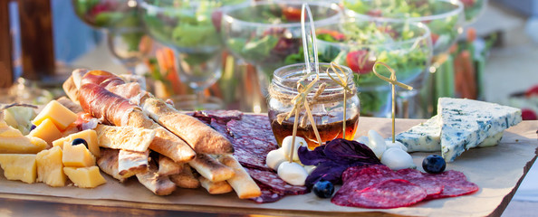 Food catering dish service