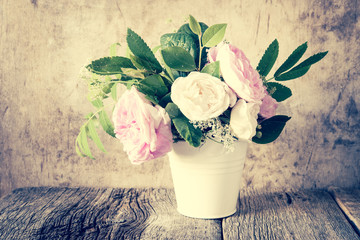 Rose flowers in vase