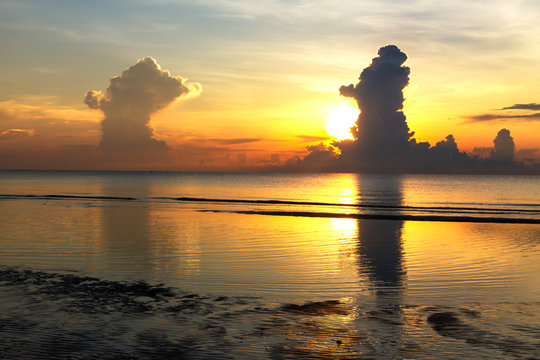 Sunrise morning and shadow at beach Ban Krut © suthin3