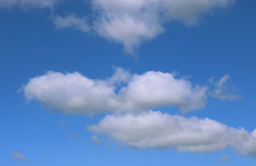 Fototapeta na wymiar wolken blauer himmel