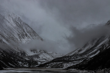Горы - иногда они отнимают частичку тебя, и взамен дарит прекрасные ощущения, которые останутся в твоих воспоминаниях навсегда.