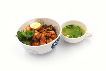 魯肉飯（ルーローファン）とスープ