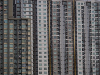  Outside the condominium building, which sees many rooms built in the middle of a large city with the prosperity and tightness of the population.