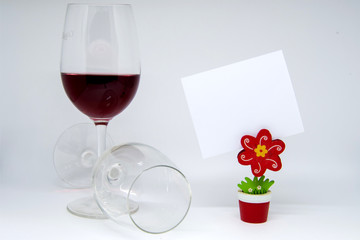 Taça de vinho com bilhete de recado