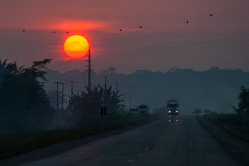 Obraz premium Por do sol na estrada de Rondônia porto velho 