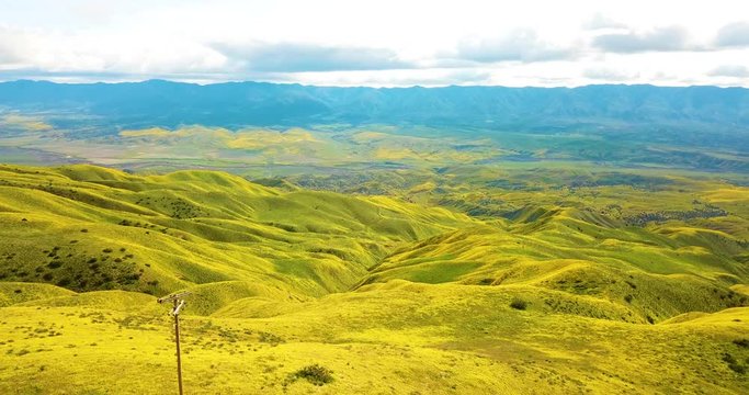 Bright Yellow Temblor Range