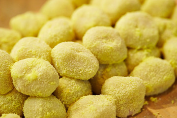 Korean rice cake with powder 