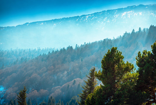 Parc naturel r&eacute;gional des Pyr&eacute;n&eacute;es Catalane depuis le Col de Jau,Occitanie.
