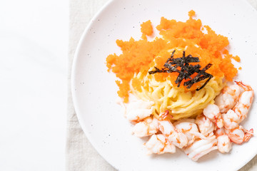 spaghetti creamy with shrimps and shrimp eggs