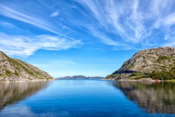 Fototapeta na wymiar Fjordlandschaft im Norden von Norwegen
