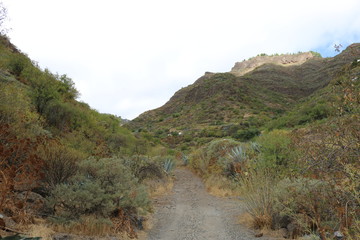 Die schönen und natürlichen Berge und Täler Gran Canarias. Spanien